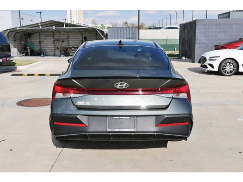 Certified 2025 Hyundai Elantra Sport image 8