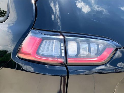 Used 2023 Jeep Cherokee Trailhawk w/ Trailer Tow Group AWD/4WD image 28