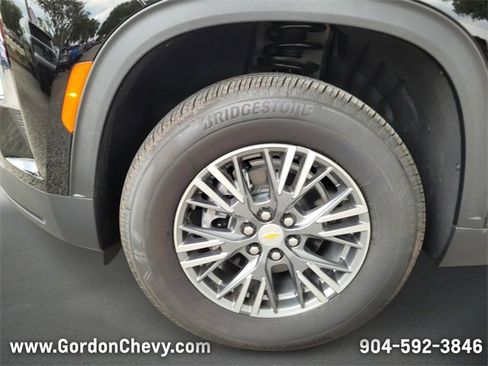 New 2025 Chevrolet Traverse LT w/ Driver Confidence Package image 9
