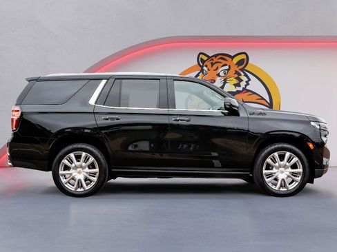 Used 2022 Chevrolet Tahoe High Country w/ Premium Package image 4