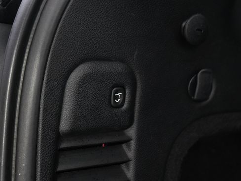 Used 2019 Jeep Grand Cherokee High Altitude AWD/4WD image 17
