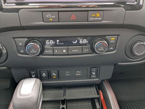 Used 2024 Nissan Frontier PRO-4X w/ Pro Premium Package AWD/4WD image 30