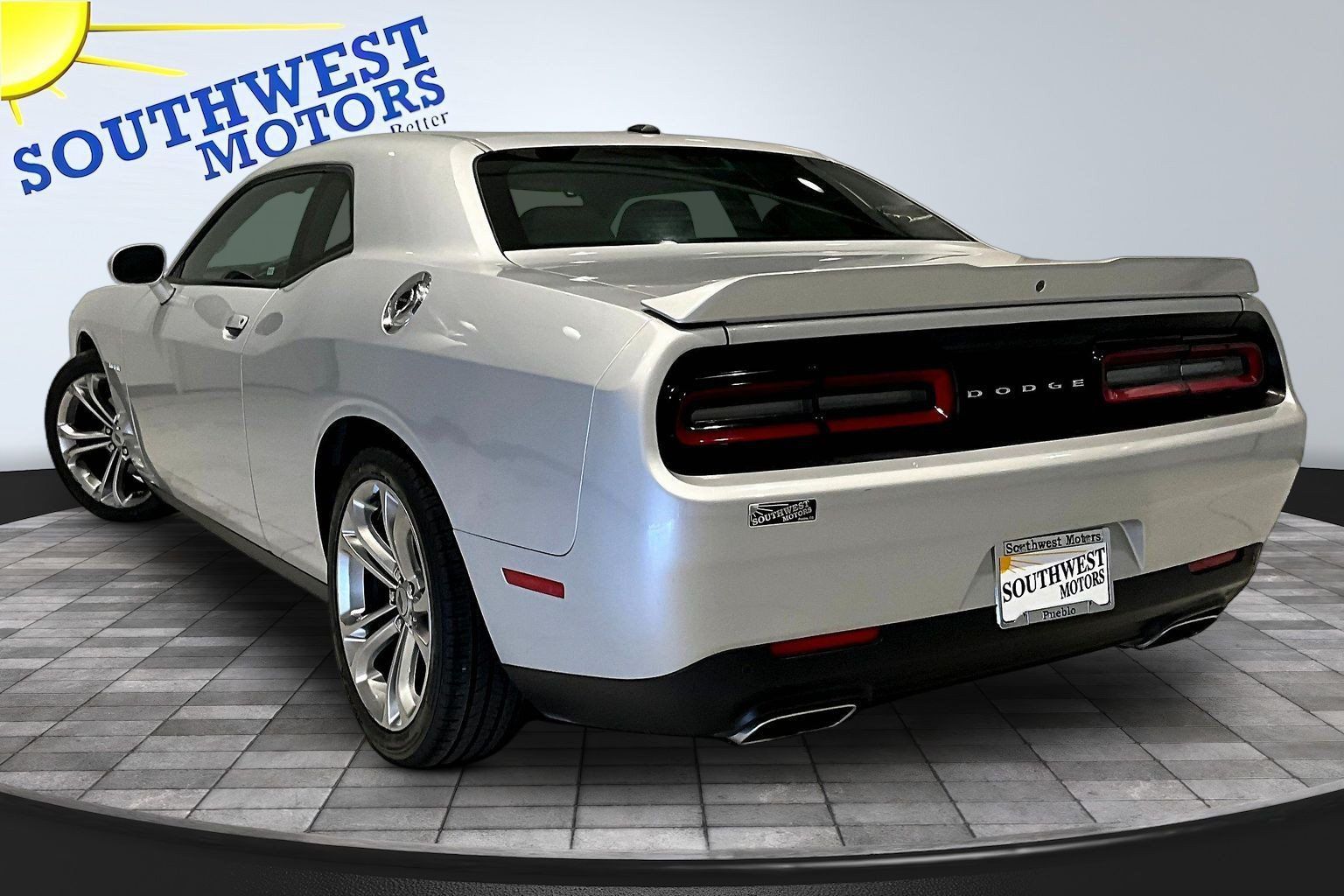 Used 2021 Dodge Challenger R/T RWD image 5