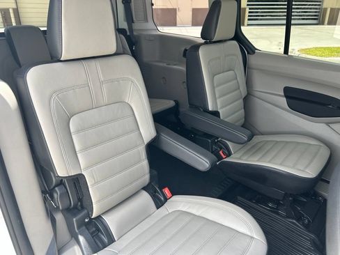 Used 2019 Ford Transit Connect XLT w/ XLT Premium Package FWD image 33