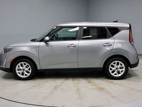 Used 2025 Kia Soul LX image 7
