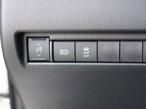 Certified 2024 Toyota Venza LE image 17