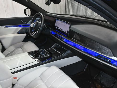 Used 2024 BMW i7 M70 w/ Executive Package AWD/4WD image 66