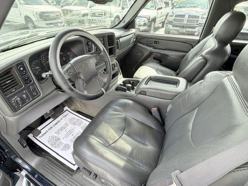 Used 2006 Chevrolet Silverado 1500 LT w/ Onstar Plus Package AWD/4WD image 12