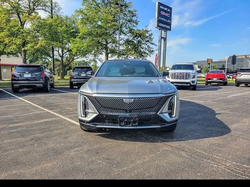 Used 2024 Cadillac Lyriq Luxury AWD/4WD image 7