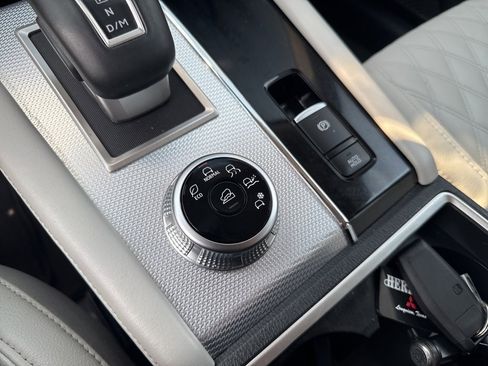 Used 2024 Mitsubishi Outlander SEL image 31