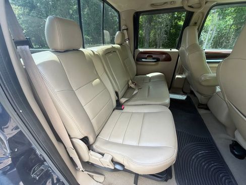 Used 2006 Ford F350 Lariat AWD/4WD image 23
