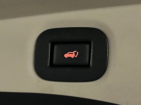 Used 2020 Nissan Rogue SV FWD image 36