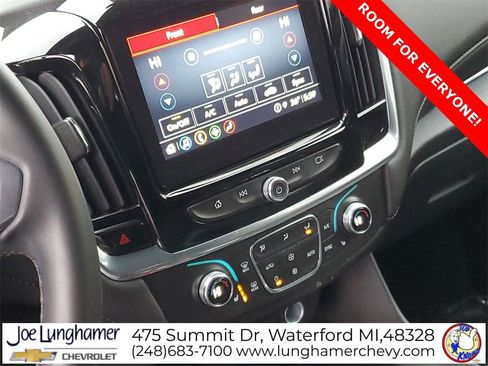 Used 2023 Chevrolet Traverse LT image 17