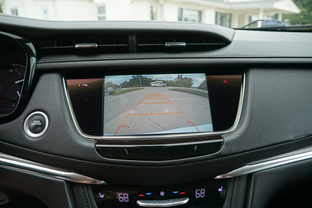 Used 2017 Cadillac XT5 Luxury w/ Driver Awareness Package FWD image 10