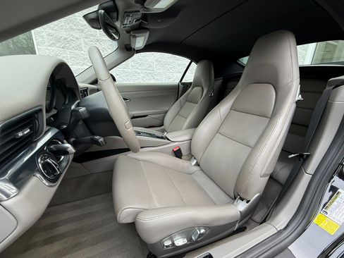 Used 2014 Porsche 911 Carrera S image 9