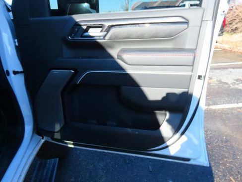 Used 2026 GMC Sierra 2500 AT4X image 7