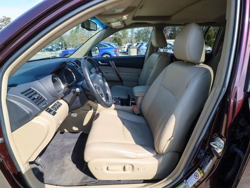 Used 2013 Toyota Highlander Limited image 24
