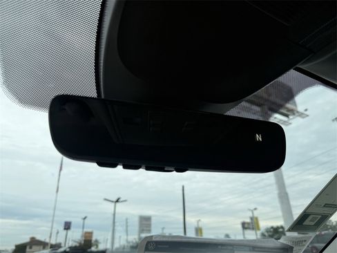 New 2026 Volkswagen Taos SE image 22