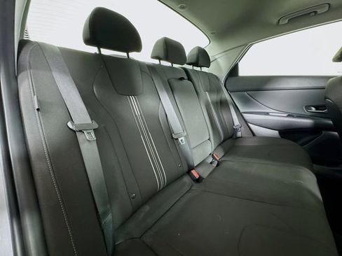 Used 2025 Hyundai Elantra SEL FWD image 28