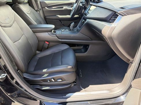 Used 2020 Cadillac XT5 Premium Luxury AWD/4WD image 31
