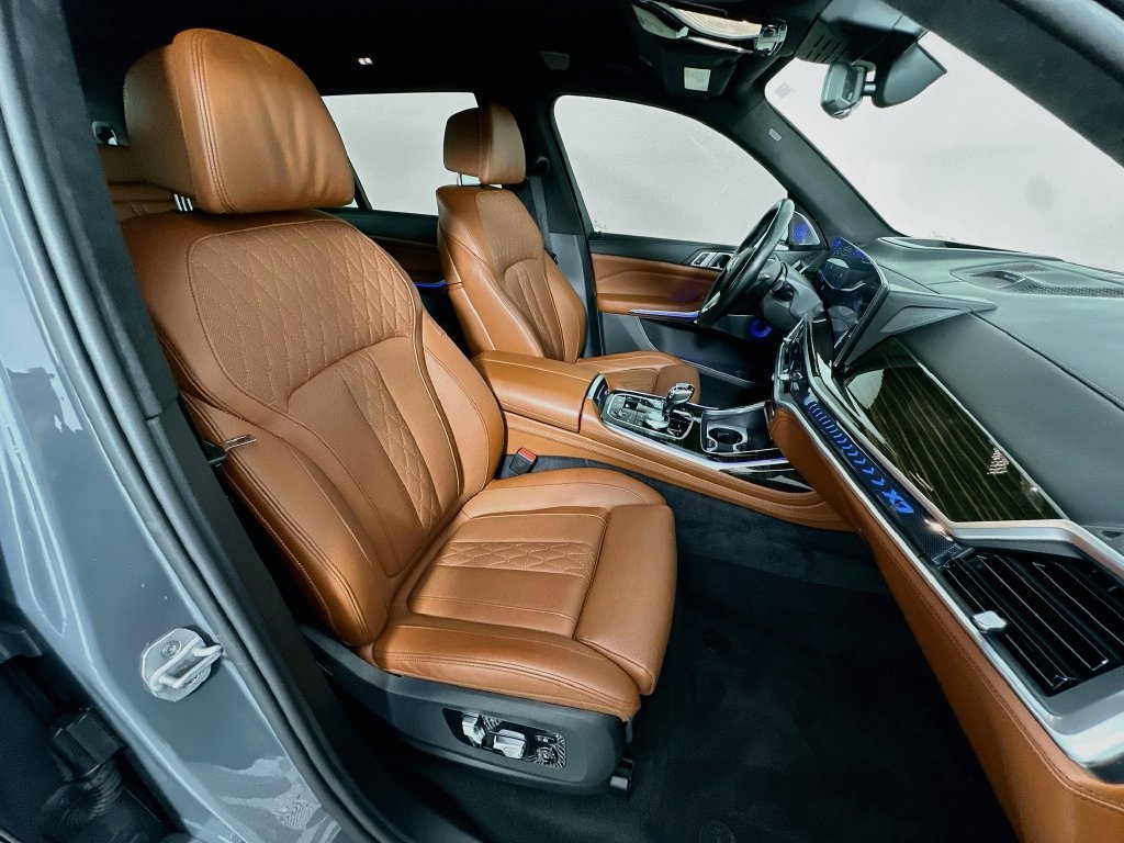 Used 2024 BMW ALPINA XB7 AWD/4WD image 30