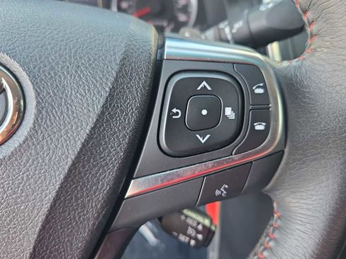 Used 2017 Toyota Camry LE image 23