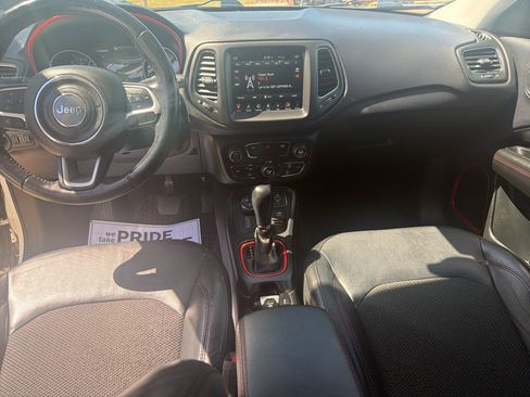 Used 2018 Jeep Compass Trailhawk w/ Navigation Group AWD/4WD image 9