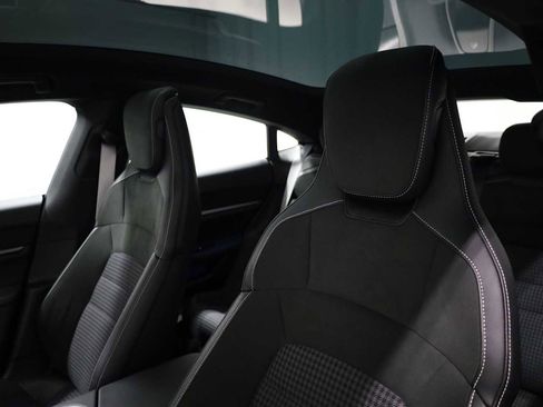 Certified 2025 Porsche Taycan image 20