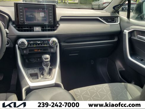 Used 2021 Toyota RAV4 XLE FWD image 15