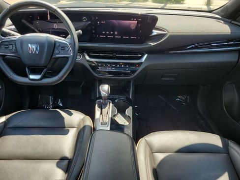 Certified 2025 Buick Envista Avenir FWD image 12