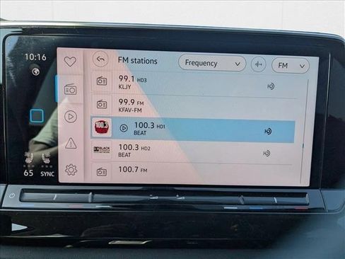 Used 2025 Volkswagen Atlas SE image 11