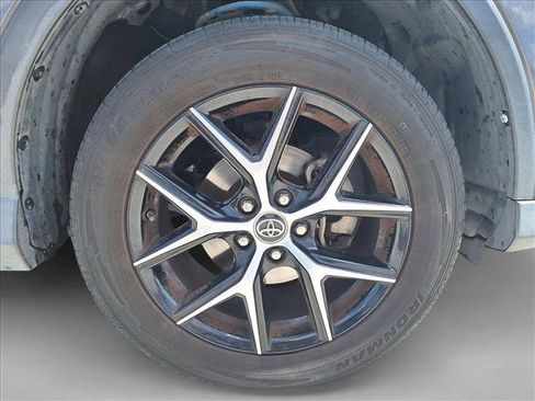 Used 2016 Toyota RAV4 SE FWD image 19