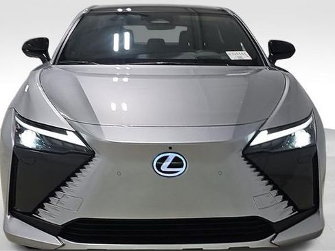 Used 2023 Lexus RZ 450e Premium w/ Accessory Package (2T) image 2
