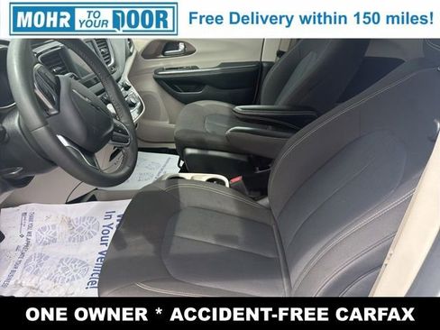 Used 2022 Chrysler Voyager LX FWD image 13