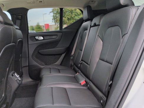 New 2026 Volvo XC40 B5 Ultra w/ Protection Package Premier image 25