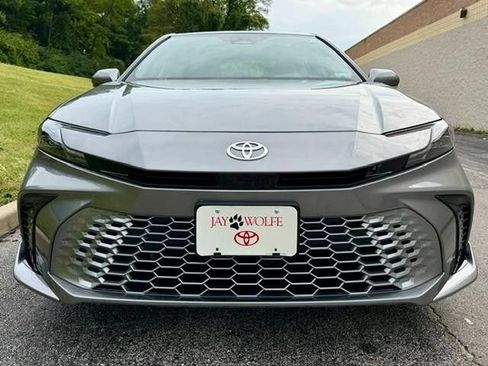 Used 2026 Toyota Camry XSE AWD/4WD image 3