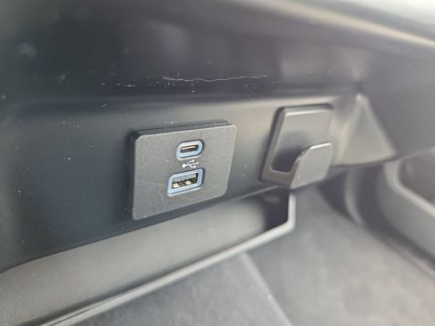 Used 2023 Ford F150 XLT AWD/4WD image 32