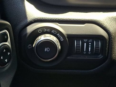 Used 2019 Jeep Wrangler Unlimited Rubicon AWD/4WD image 30
