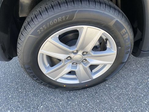 Used 2022 Jeep Compass Latitude FWD image 32