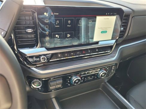 Used 2025 GMC Sierra 2500 SLT w/ SLT Premium Package image 25