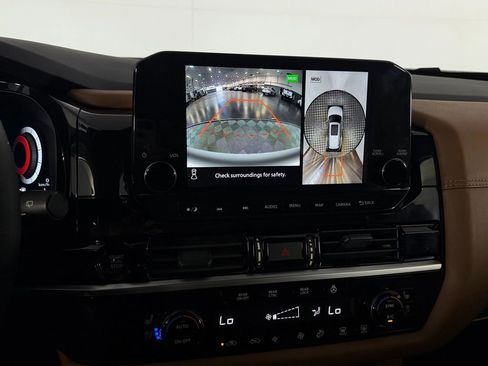 Used 2025 Nissan Pathfinder Platinum w/ Cargo Package image 16