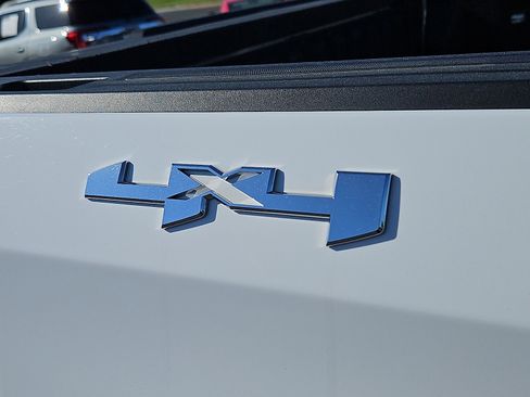 Certified 2025 GMC Sierra 1500 SLT AWD/4WD image 28