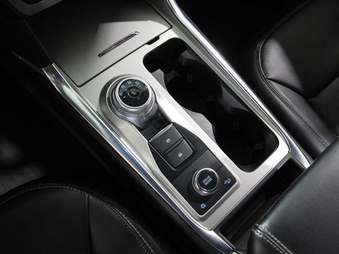 Certified 2022 Ford Explorer XLT w/ Equipment Group 202A image 16