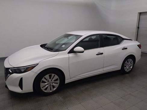 Used 2025 Nissan Sentra S image 2