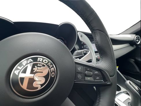 New 2026 Alfa Romeo Giulia w/ Driving Assist Package RWD image 38