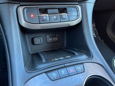 Used 2023 GMC Acadia Denali image 28