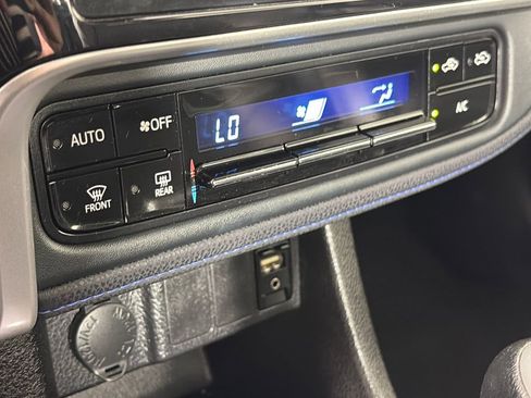 Used 2019 Toyota Corolla SE FWD image 21