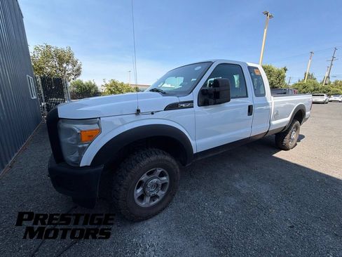 Used 2011 Ford F350 XL w/ Heavy Service Suspension Pkg AWD/4WD image 1