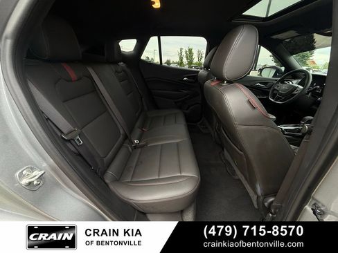 Used 2025 Chevrolet Trax RS w/ Sunroof Package FWD image 31