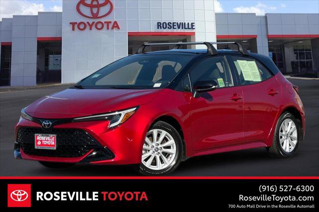 Certified 2025 Toyota Corolla SE w/ SE Package FWD image 1